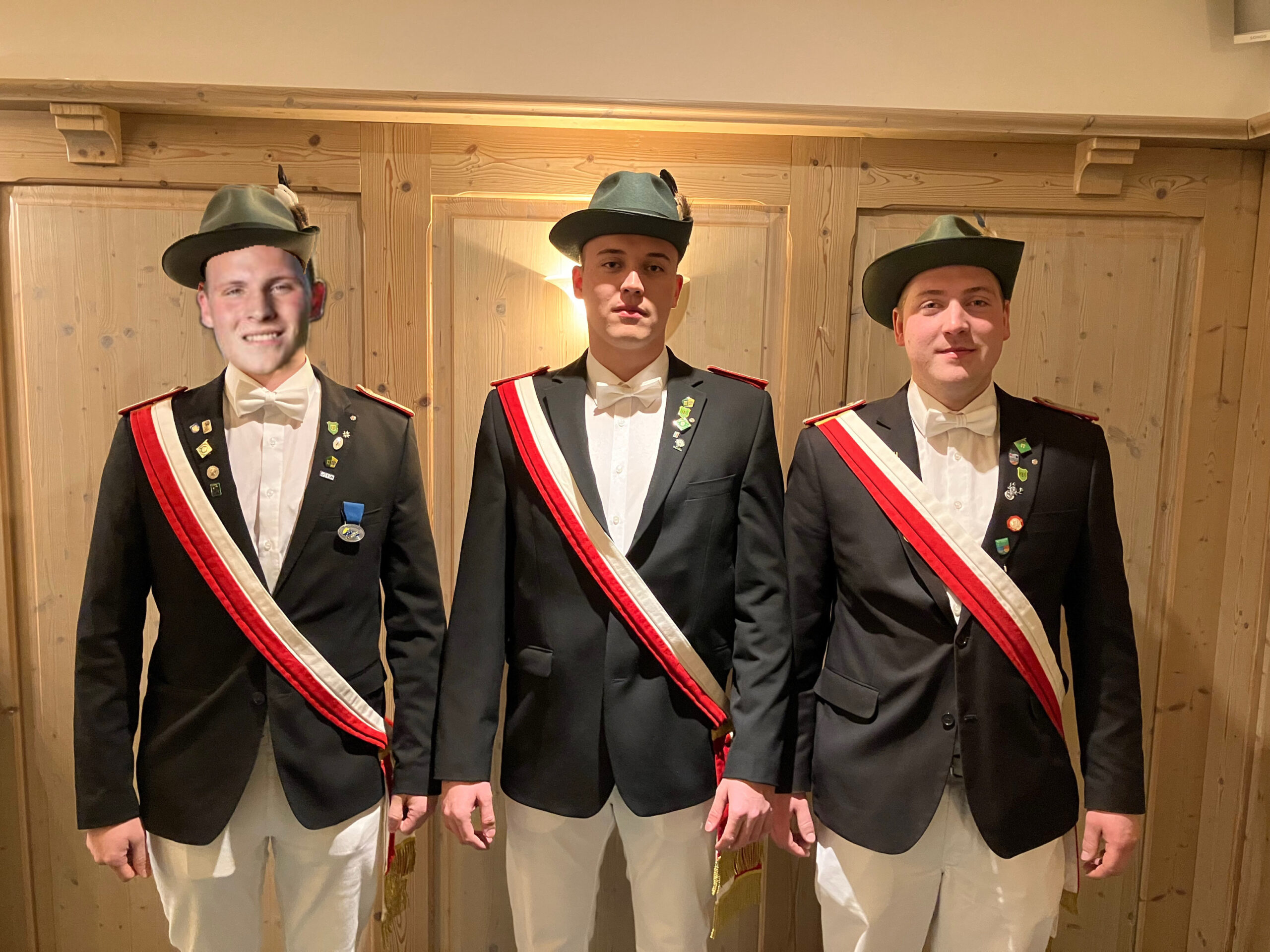 92D43F05-4BA8-4AB2-928F-6A3DADF52C8F